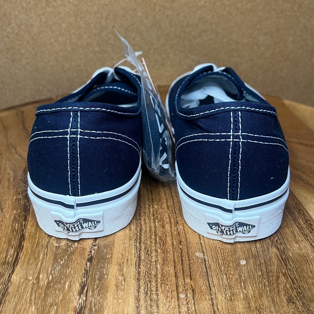 Vans
Classic
Brand new - Picture 4 of 8